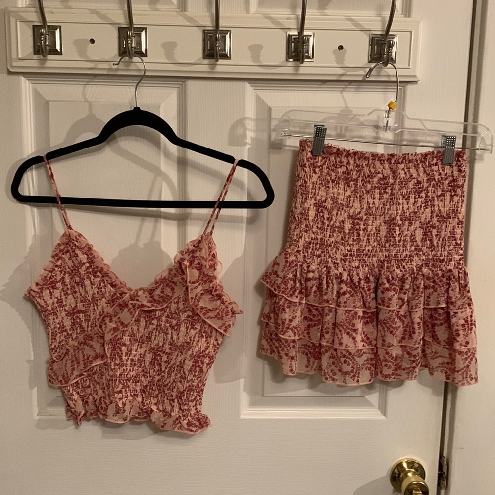 NEW OLIVACEOUS Two-Piece Floral Sleeveless Top and Mini Shirt Set